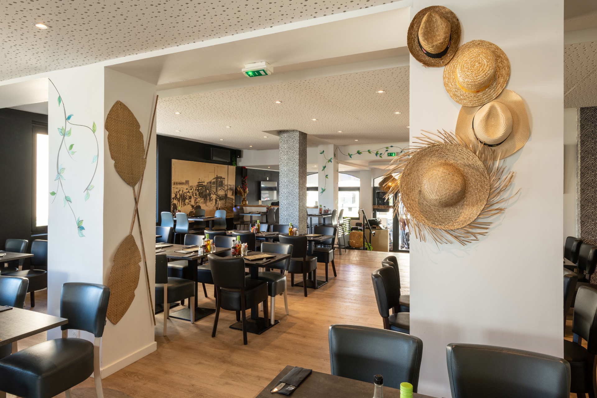 Salle du restaurant La Crêpe Dorée